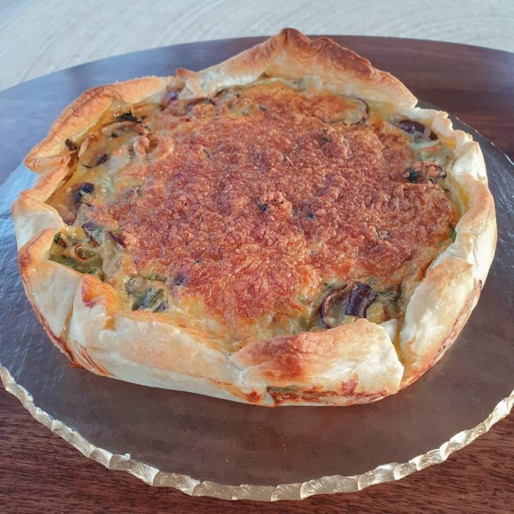 Quiche de cogumelo e espinafre