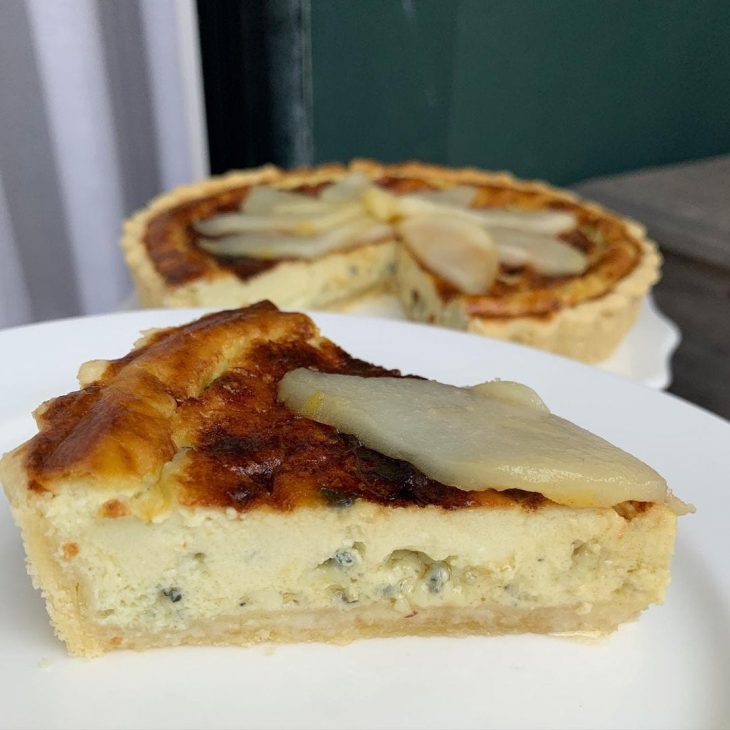 Quiche de gorgonzola com pera