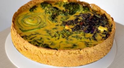 Quiche de grão-de-bico com creme de ricota