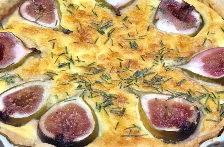 Quiche de queijo de cabra e figos