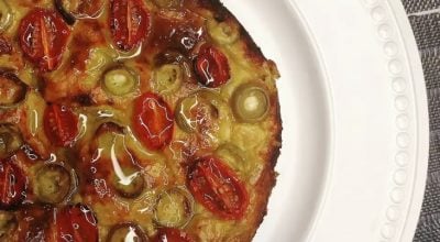 Quiche fit de camarão e alho-poró