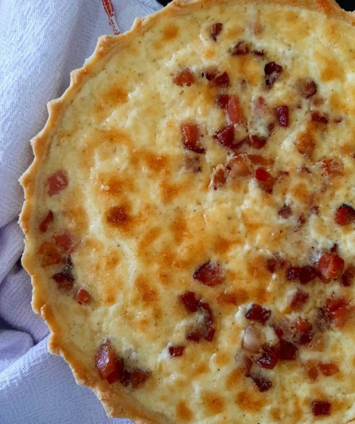 Quiche lorraine com queijo minas