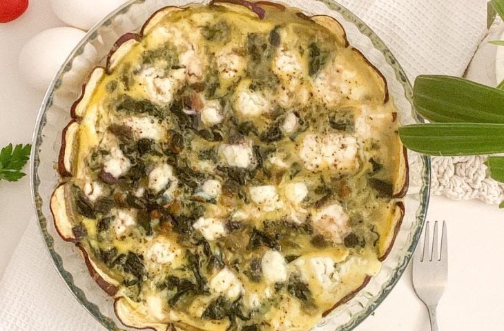 Quiche sem massa de queijo com espinafre