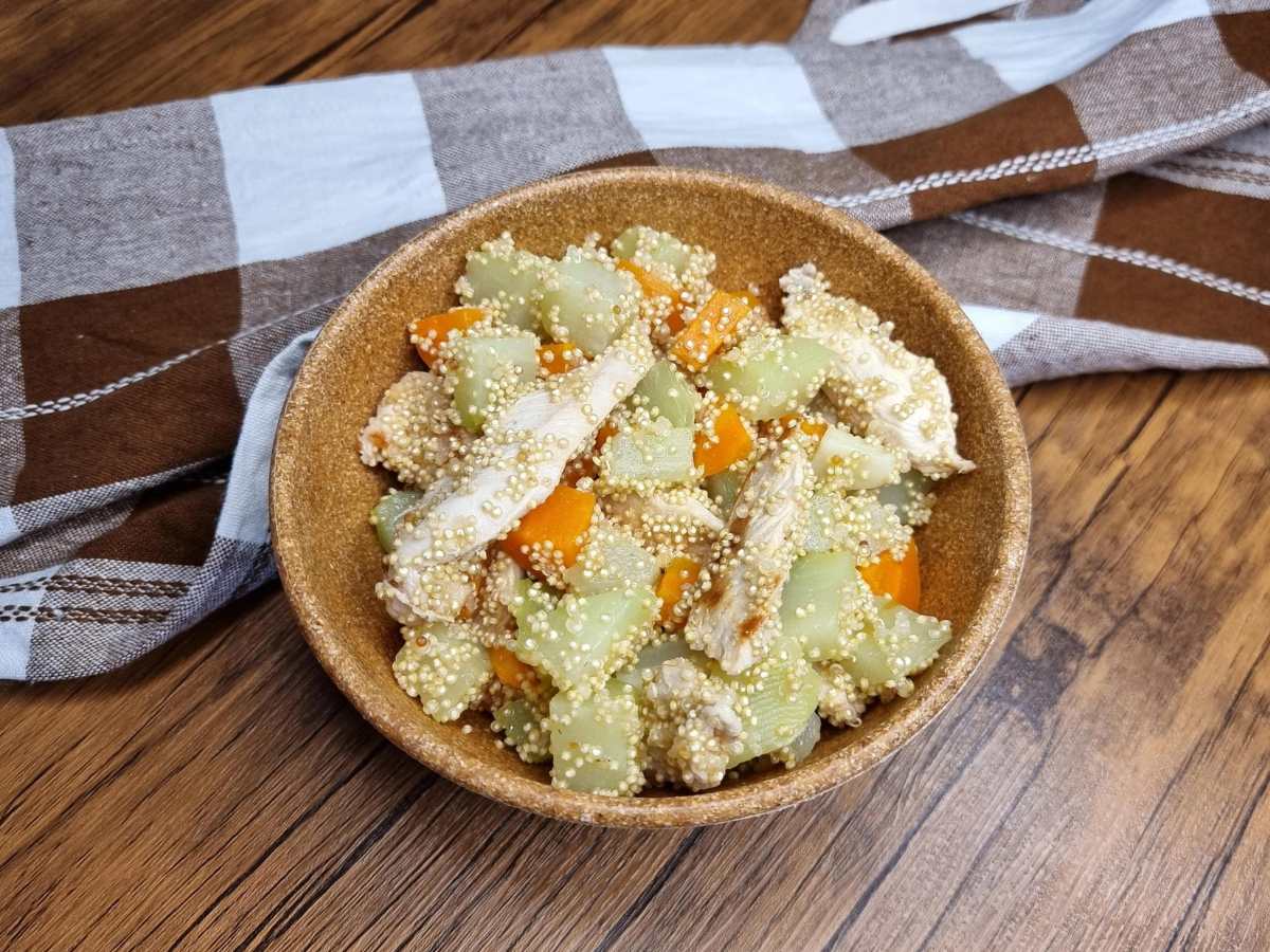 Quinoa com frango e legumes