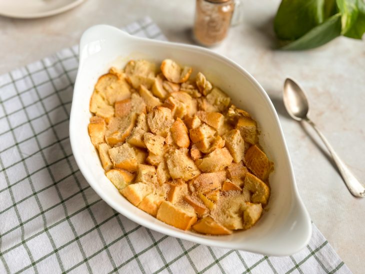 Rabanada de forno cremosa pronta.