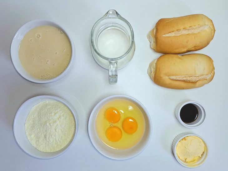 Ingredientes separados sobre a bancada.