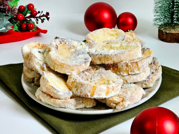 Rabanada de Natal servida.