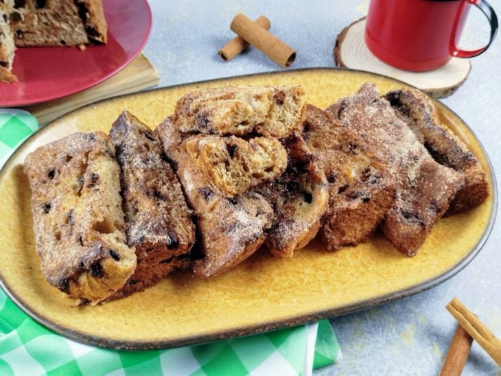 Rabanada de panetone pronta para servir.