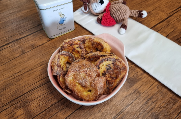 Rabanada recheada com doce de leite
