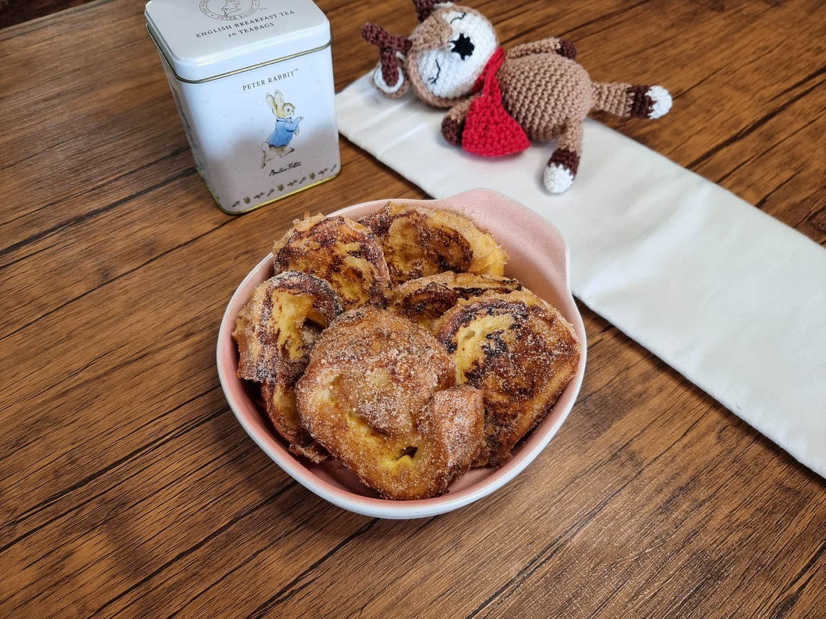 Rabanada recheada com doce de leite