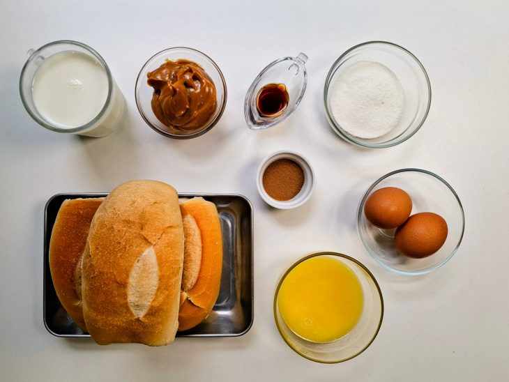 Ingredientes separados sobre a bancada.