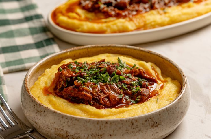 Ragu de fraldinha com polenta