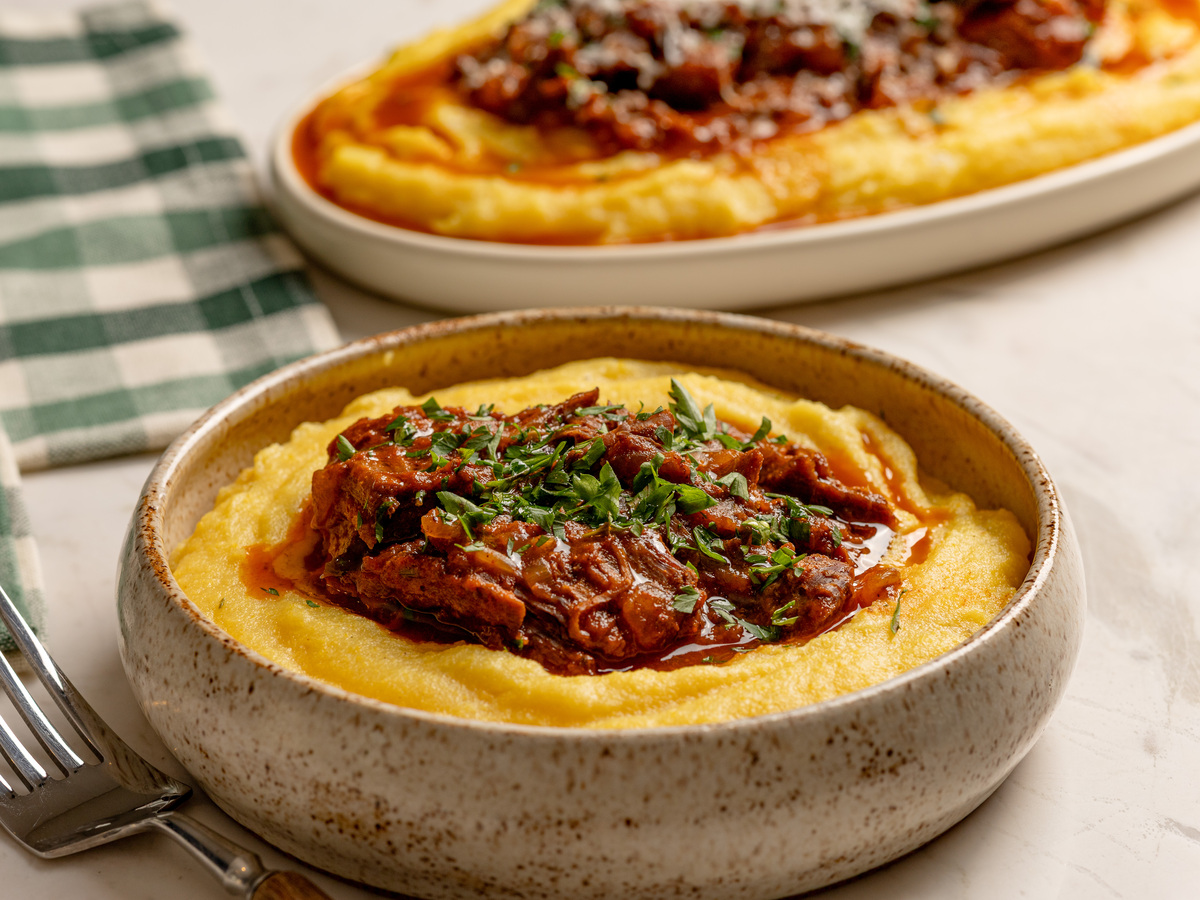 Ragu de fraldinha com polenta