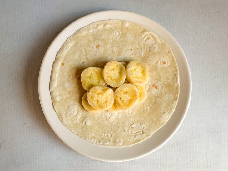 Rap10 recheado com as rodelas de banana.