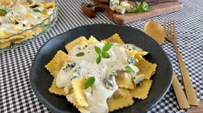 Ravioli ao molho branco