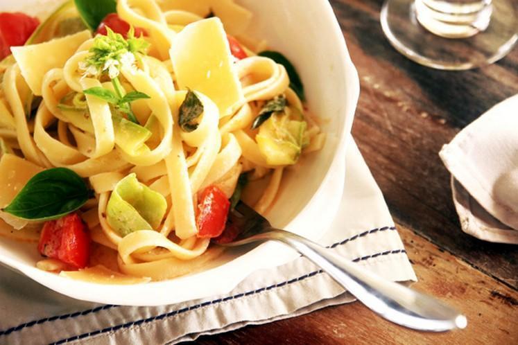 52 Receitas De Fettuccine Com Várias Opções De Molhos De 52 Receitas De Fettuccine Com Várias Opções De Molhos De