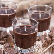 6 receitas deliciosas de licor de chocolate para adoçar os seus dias