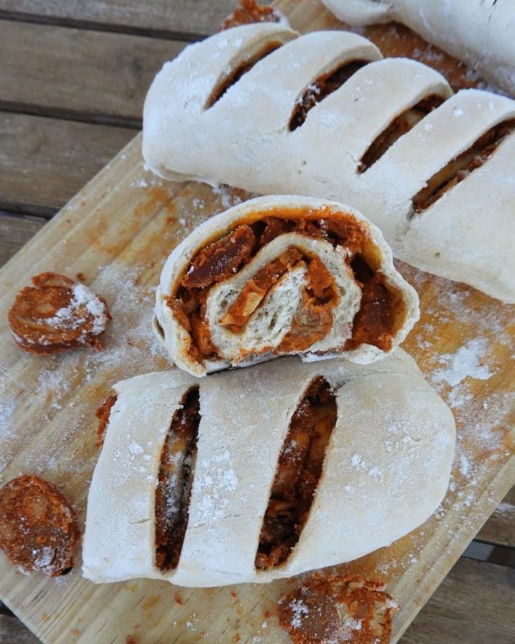 Receita de pão com chouriço vegano