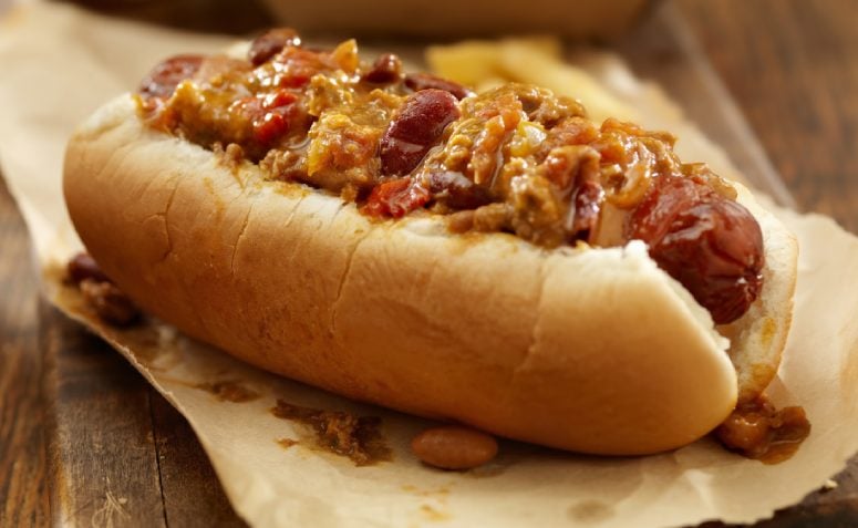 10 receitas gourmet de cachorro quente para degustar no Dia do Hot Dog