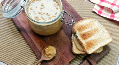 8 receitas com pasta de amendoim para refeições saudáveis
