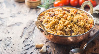 12 receitas de arroz com calabresa para uma refeição prática e simples