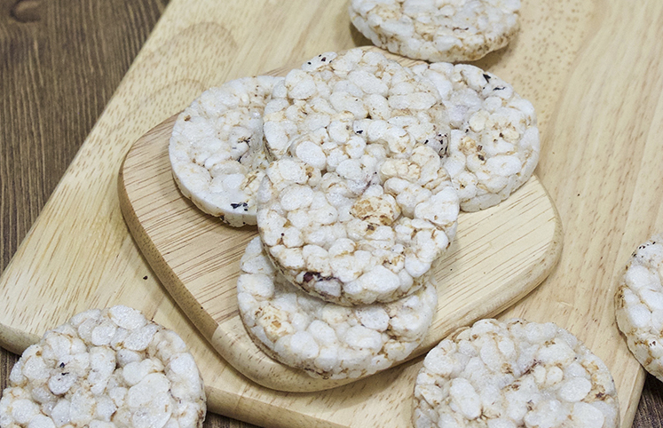 Biscoito de arroz na dieta low carb Biscoito de arroz na dieta low carb