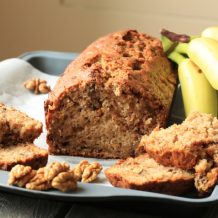10 receitas de bolo de banana com aveia fit para um lanche saudável