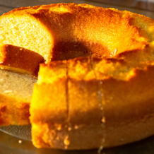 7 receitas de bolo de cenoura com laranja que vão perfumar a sua casa