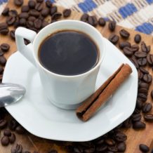 8 receitas de café com canela para combinações poderosas de sabores