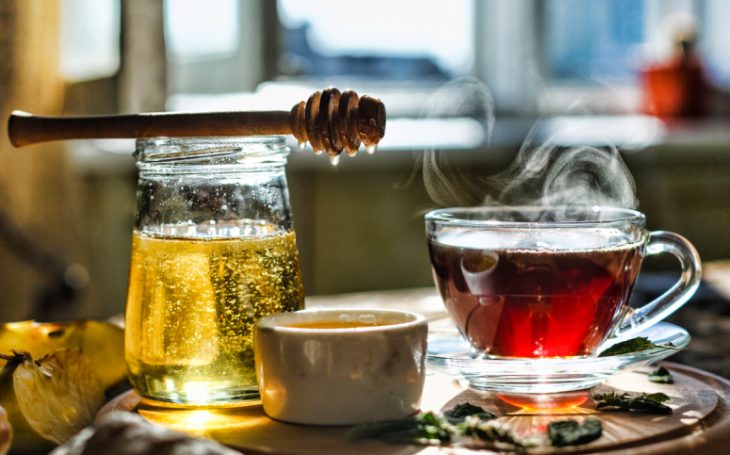 7 receitas de chá de cebola para experimentar um sabor diferenciado