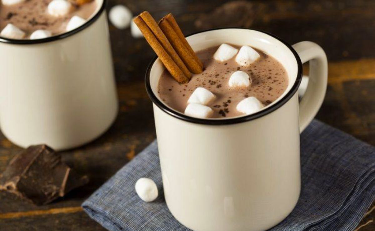 31 receitas de chocolate quente cremosas e aconchegantes