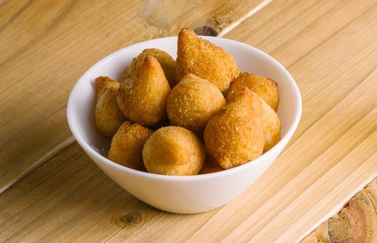 9 receitas de coxinha low carb para não fugir da dieta