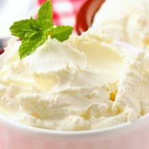 10 receitas de creme branco doce para sobremesas delicadíssimas