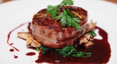 8 receitas de demi-glace que vão deixar suas carnes ainda mais saborosas