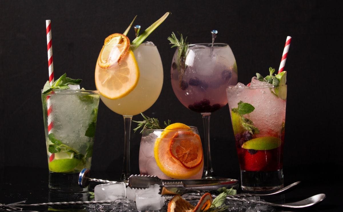 4 unmissable drink on a table with ice