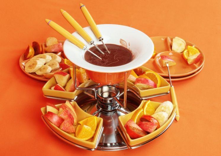 11 receitas de fondue de chocolate ao estilo suíço para fazer em casa