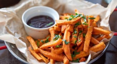 25 receitas de molho para batata frita de lamber os dedos