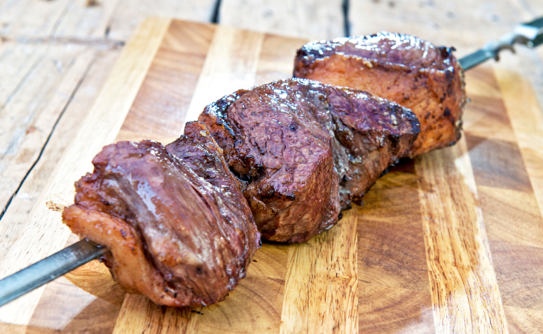 Como temperar e preparar um delicioso medalhão de picanha no espeto - EJS  Temperos