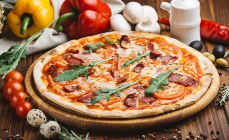10 receitas de pizza toscana para se sentir na Itália