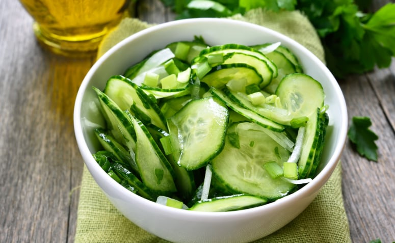12 receitas de salada de pepino para quem gosta de praticidade