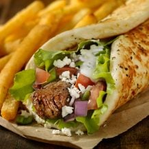 7 receitas de shawarma para se deliciar com um sanduíche árabe