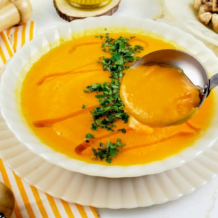 18 receitas de sopa fit para se deliciar sem sair da dieta