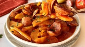 Refogado de linguiça calabresa com batata