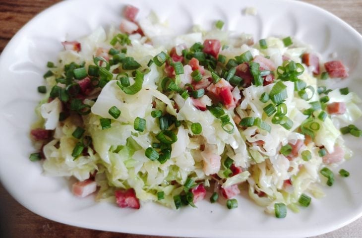 Repolho refogado com bacon e calabresa
