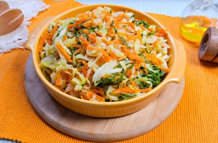 Repolho refogado com cenoura