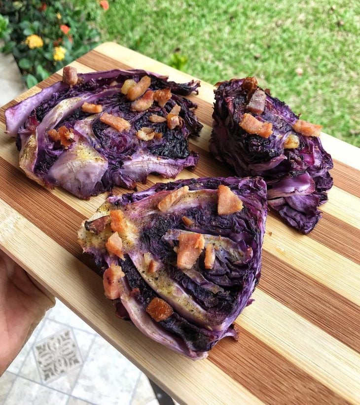 Repolho roxo assado com bacon