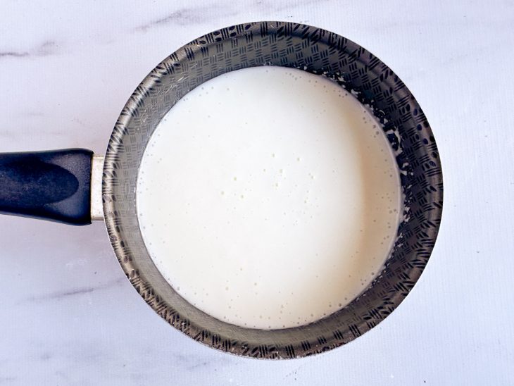 Mistura transferida para a panela.