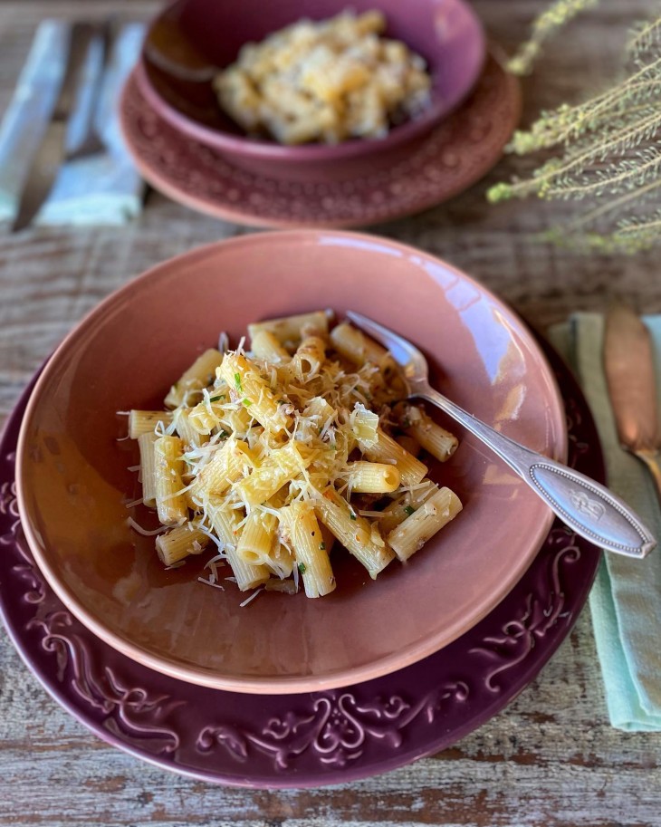 Rigatone com sardinha