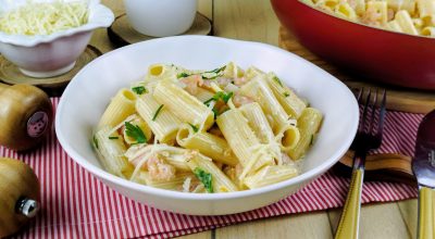 Rigatoni com camarão rápido