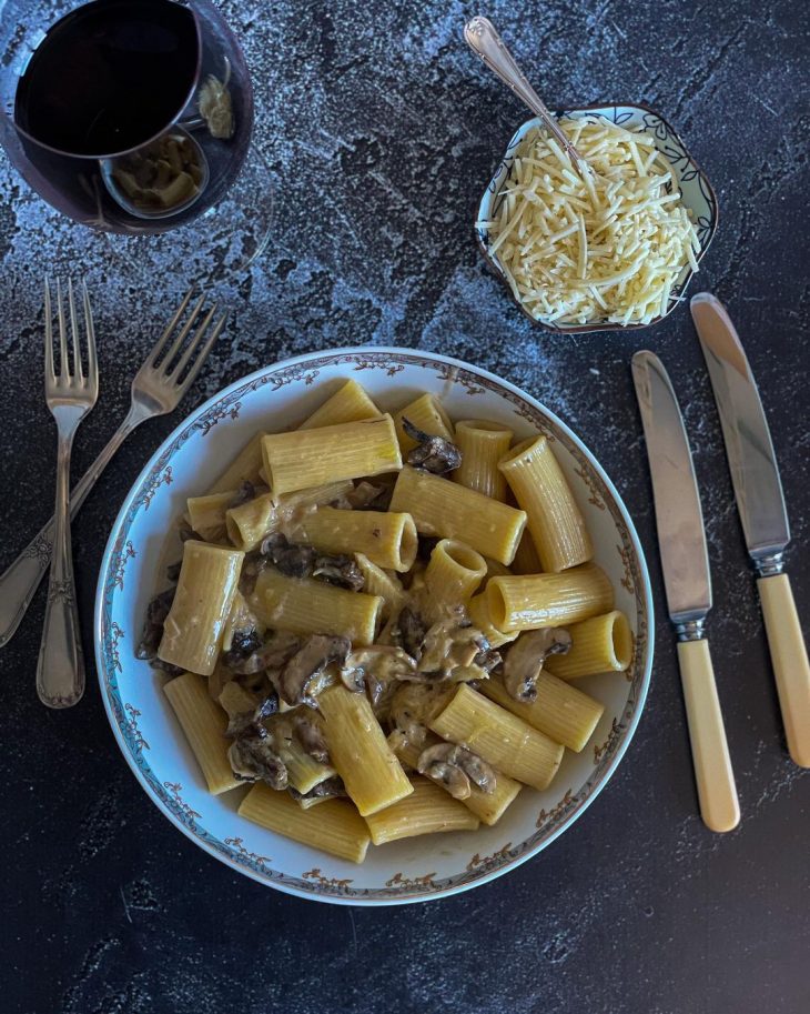 Rigatoni com cogumelos e funghi